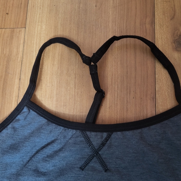 Nike Bra Women MEDIUM SILVER White Pull On Yoga Workout Sports Bra Casual Ladies - Picture 5 of 10